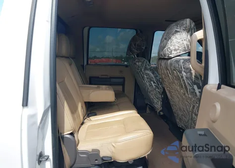 2011 Ford F250 Super Duty z USA, uszkodzony, nr VIN 1FT7W2BT7BEB71835